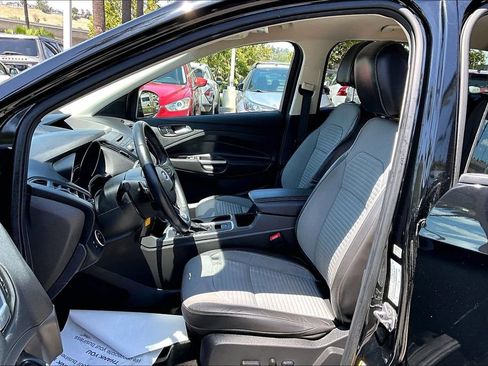 Used 2017 Ford Escape SE w/ SE Sport Appearance Package FWD image 14