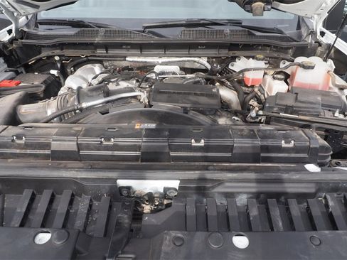 Used 2024 Chevrolet Silverado 2500 LT image 30