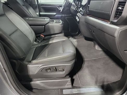 Certified 2025 GMC Sierra 1500 SLT image 32