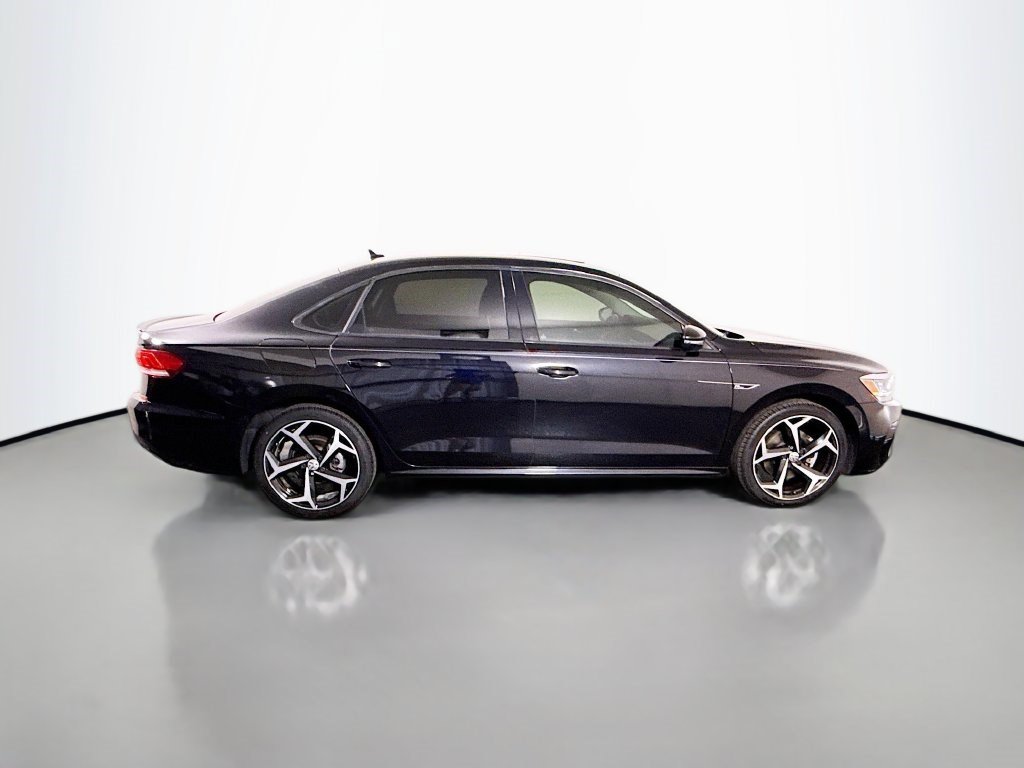 Used 2020 Volkswagen Passat 2.0T R-Line FWD image 11