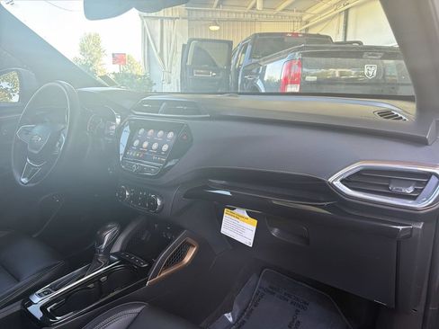 Used 2021 Chevrolet TrailBlazer ACTIV w/ Sun and Liftgate Package AWD/4WD image 29