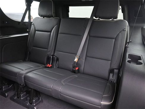 Used 2024 GMC Yukon XL SLT image 13
