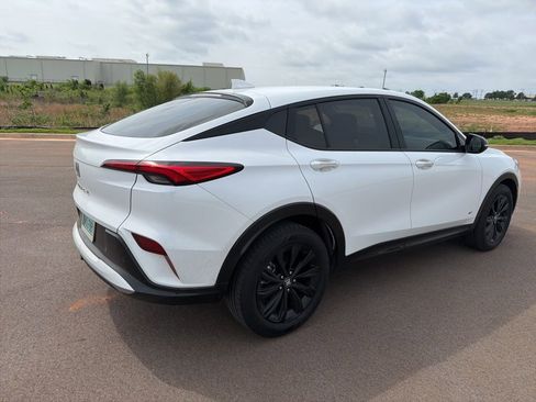 Used 2025 Buick Envista Sport Touring w/ Convenience I Package image 5