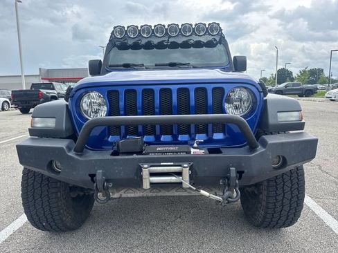 Used 2018 Jeep Wrangler Unlimited Sport S AWD/4WD image 2