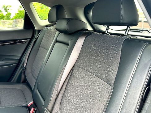 Used 2025 Kia Seltos S FWD image 19