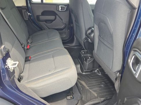 Used 2025 Jeep Wrangler Unlimited Sport AWD/4WD image 7
