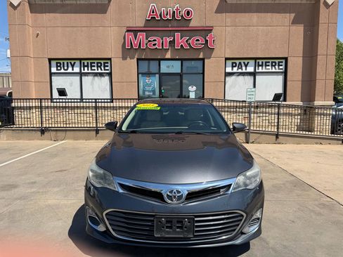 Used 2013 Toyota Avalon XLE FWD image 2