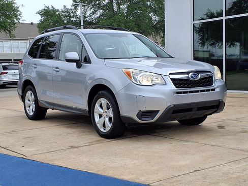 Used 2014 Subaru Forester 2.5i Premium w/ All-Weather Package AWD/4WD image 2