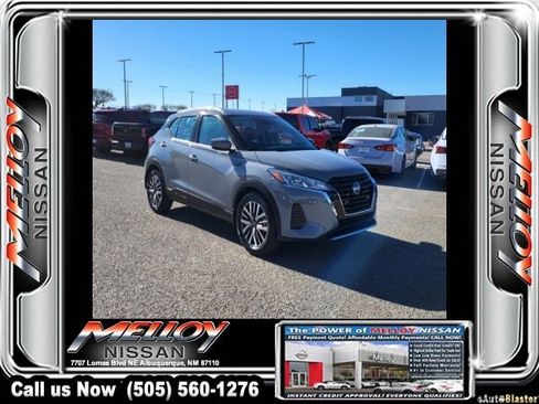 Used 2022 Nissan Kicks SV image 4