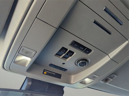 Used 2018 Chevrolet Tahoe LT image 20