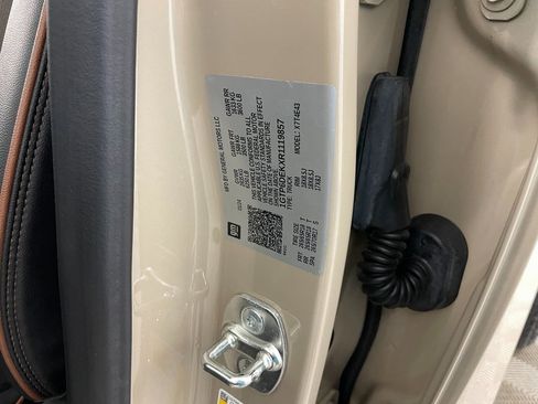 Certified 2024 GMC Canyon AT4 w/ Technology Package image 35