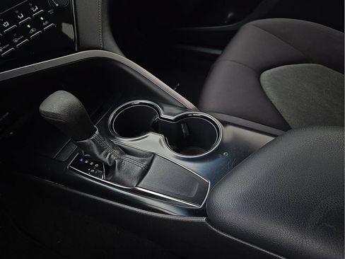 Used 2019 Toyota Camry LE FWD image 21