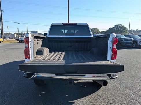 Used 2025 Chevrolet Silverado 2500 LT w/ Safety Package image 5