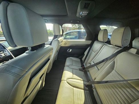 Used 2020 Land Rover Discovery HSE Luxury image 10