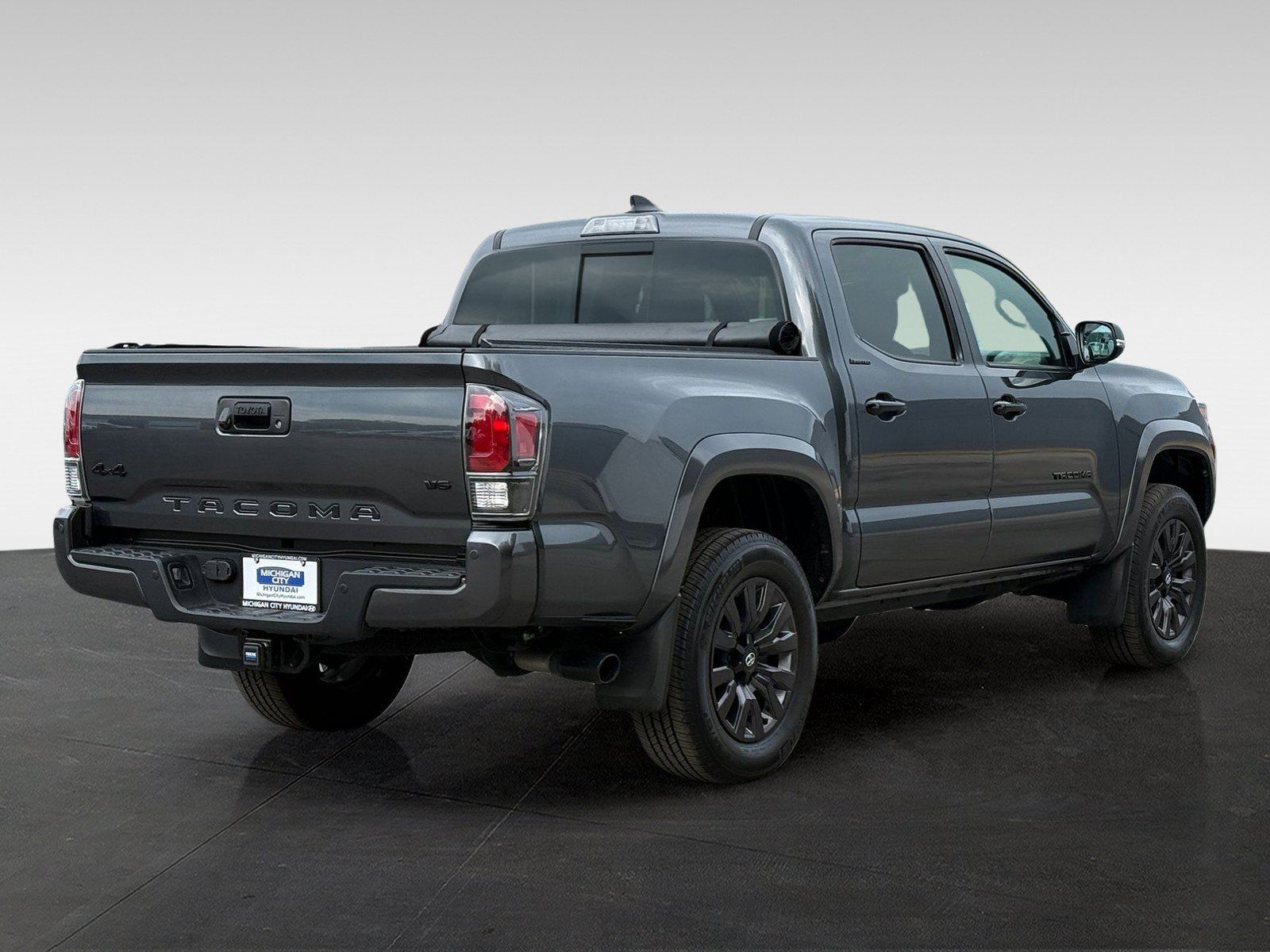 Used 2022 Toyota Tacoma Limited w/ Nightshade Package AWD/4WD image 5