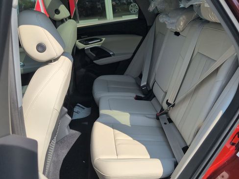 New 2025 Audi Q5 Premium Plus image 22