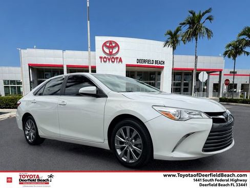 Used 2017 Toyota Camry XLE FWD image 1