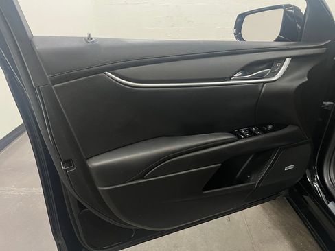 Used 2015 Cadillac XTS FWD image 12