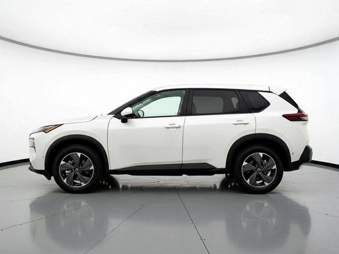 Used 2025 Nissan Rogue SV image 5