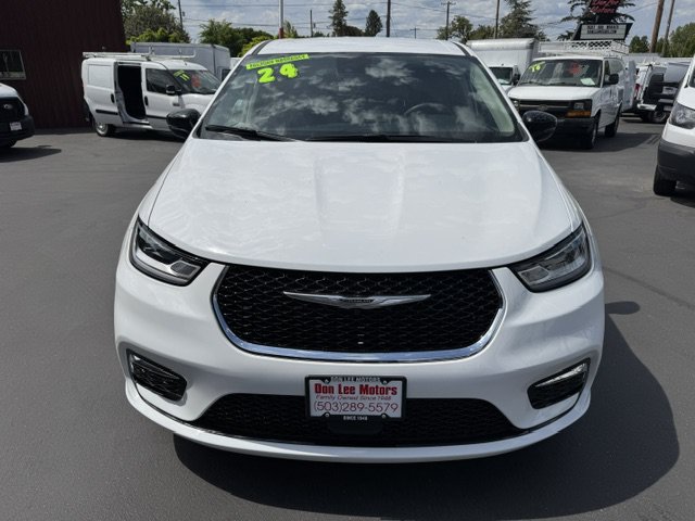 Used 2024 Chrysler Pacifica Touring-L FWD image 24