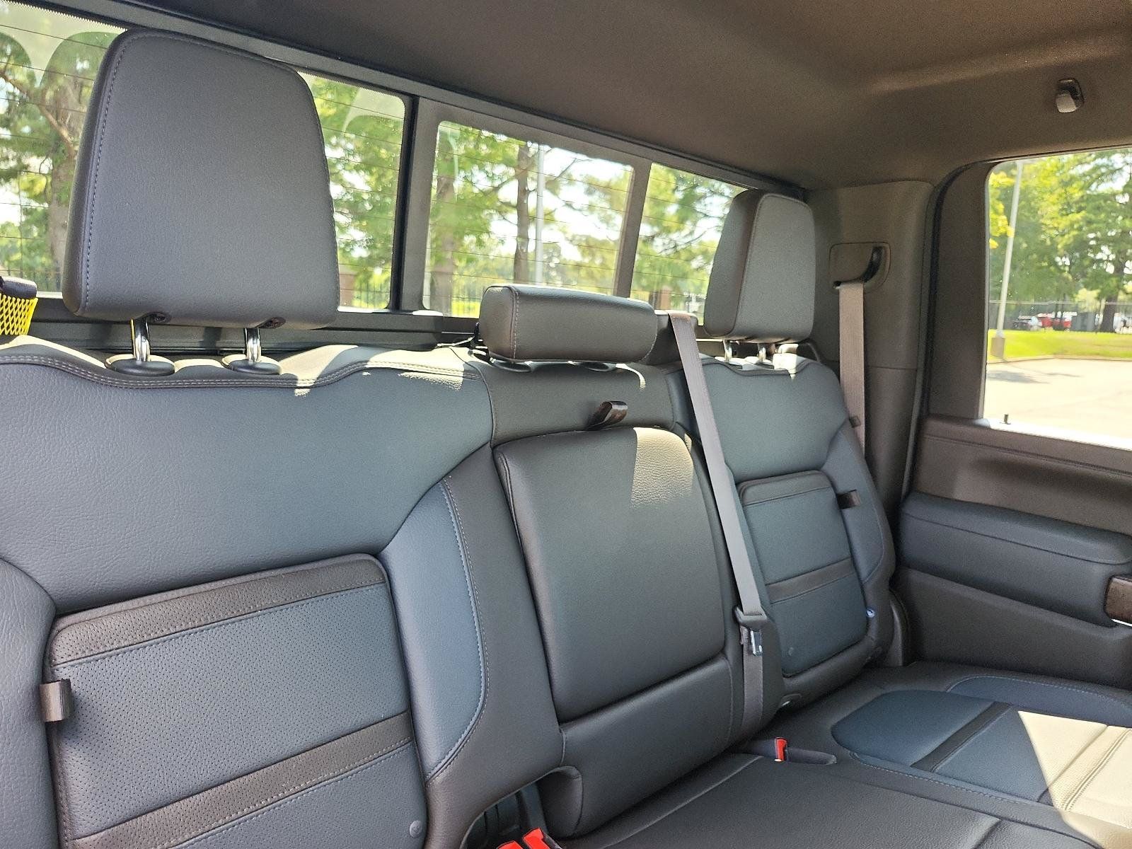 Used 2023 GMC Sierra 2500 Denali w/ Denali Ultimate Package AWD/4WD image 12