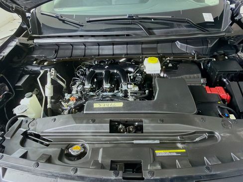 Used 2024 Nissan Pathfinder SV FWD image 32