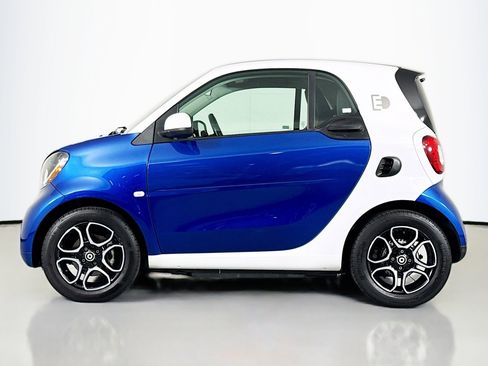 Used 2017 smart fortwo electric drive image 3