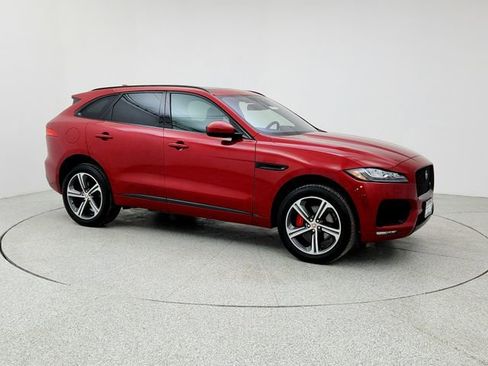 Used 2018 Jaguar F-PACE S image 3
