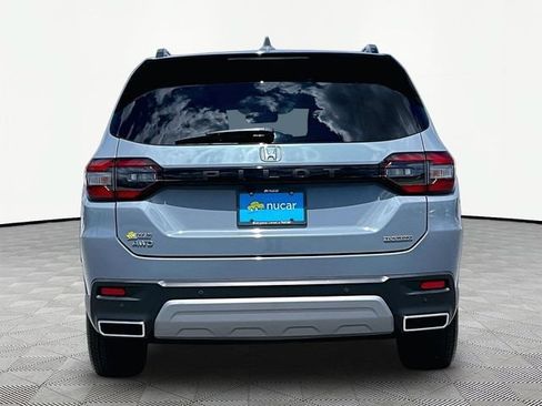 Used 2024 Honda Pilot Touring image 5