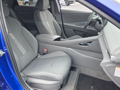 Certified 2025 Hyundai Elantra Blue image 14
