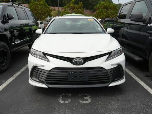 Used 2021 Toyota Camry LE FWD image 2