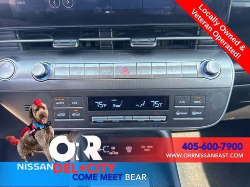 Used 2025 Hyundai Kona SEL FWD image 21