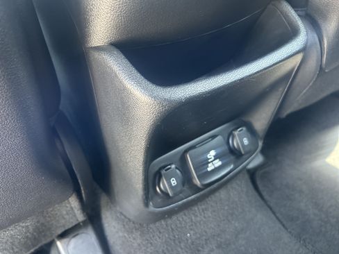 Used 2019 Hyundai Santa Fe FWD image 40