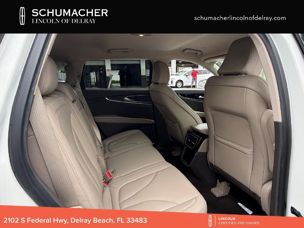 Used 2022 Lincoln Nautilus FWD w/ Premium Package image 15