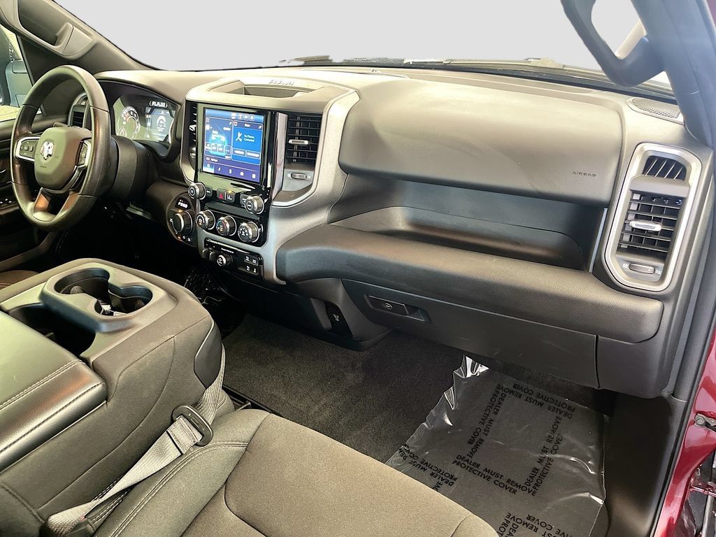 Used 2025 RAM 1500 Warlock AWD/4WD image 27
