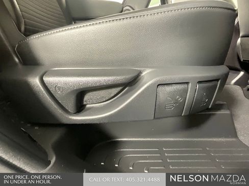 Used 2022 Toyota Highlander XSE FWD image 33