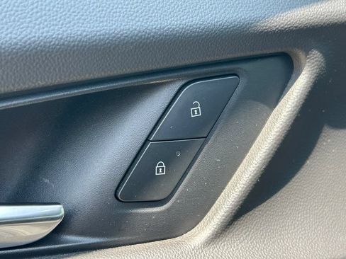 Used 2026 Chevrolet Equinox LT FWD image 21