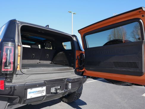 Used 2024 GMC Hummer EV 3X w/ LPO, Illumination Package image 32