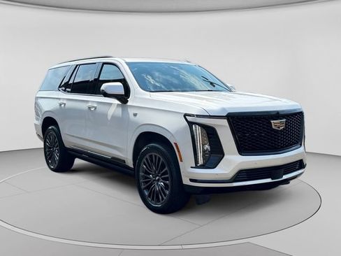 Used 2025 Cadillac Escalade Sport Platinum w/ LPO, Floor Liner Package AWD/4WD image 7