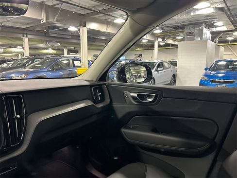 Certified 2025 Volvo XC60 B5 Plus image 26