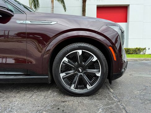 Used 2025 Cadillac Escalade IQ Sport 2 AWD/4WD image 3