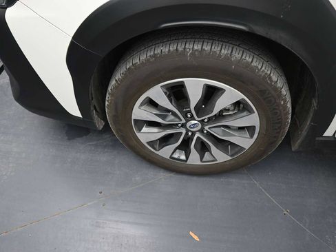 Used 2023 Subaru Outback Touring XT image 10