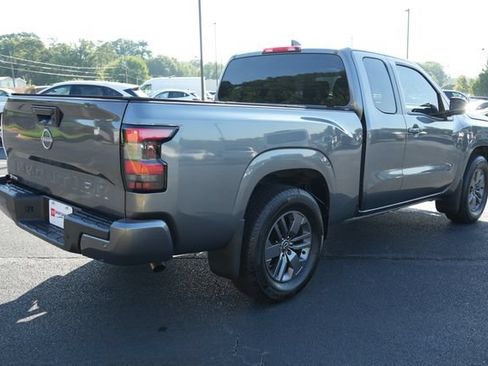 Used 2025 Nissan Frontier SV RWD image 7