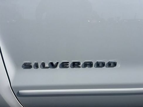 Used 2017 Chevrolet Silverado 1500 LT w/ All Star Edition AWD/4WD image 7