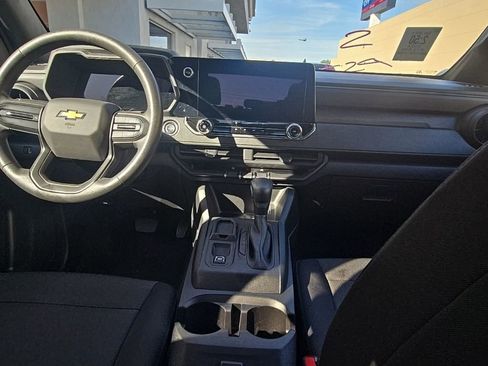 Used 2024 Chevrolet Colorado W/T image 6