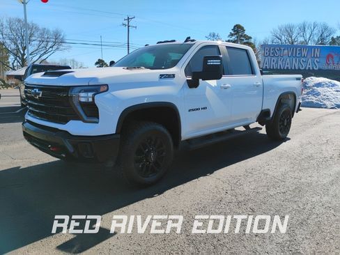 Used 2025 Chevrolet Silverado 2500 LT w/ Trail Boss Package image 1