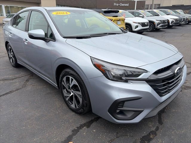Used 2024 Subaru Legacy Premium AWD/4WD image 2