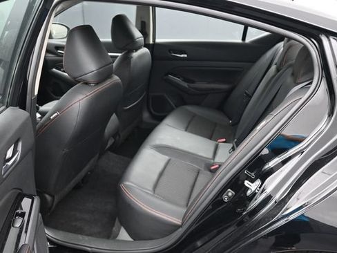 Used 2025 Nissan Altima 2.5 SR AWD/4WD image 6