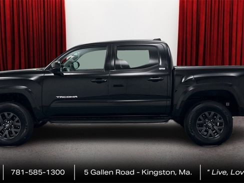 Used 2023 Toyota Tacoma SR5 image 8