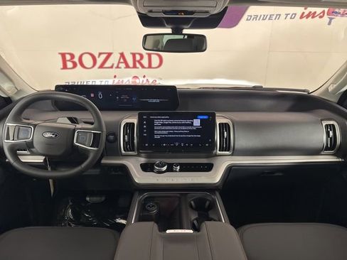 New 2025 Ford Expedition Max Active image 9